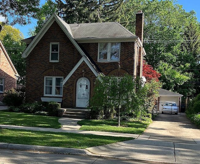 Photo of 24 Fairwood Blvd, Pleasant Ridge, MI
