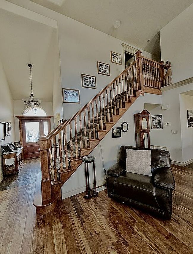 Additional photo 3 of property located at 1015 N Valley View Dr