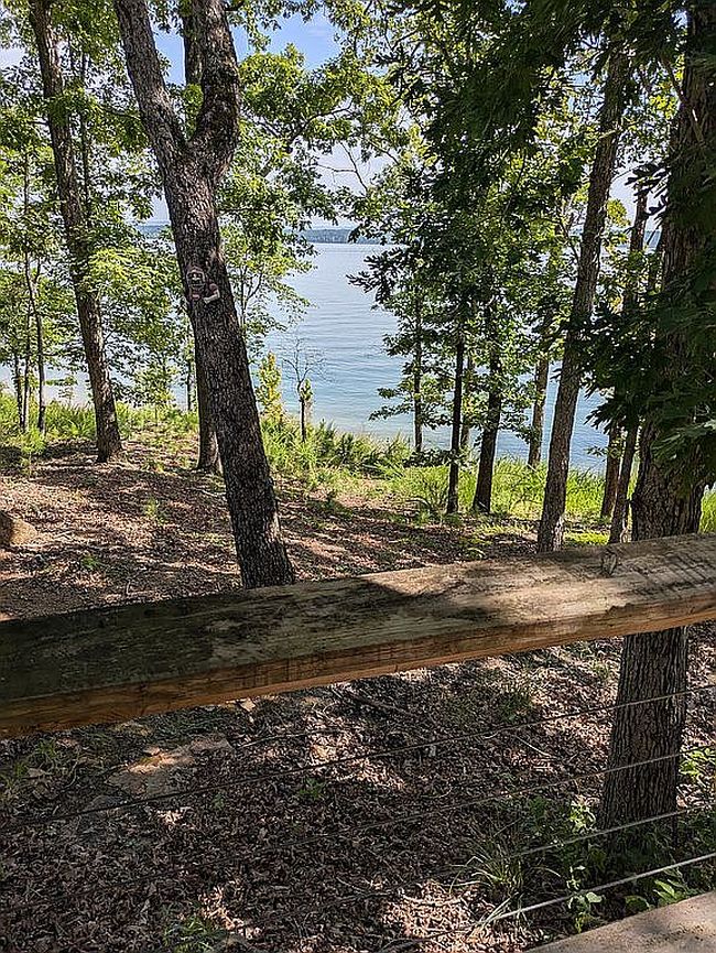 Image of 901 Lakefront Rd