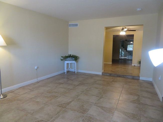Image of 318 W Santa Maria St