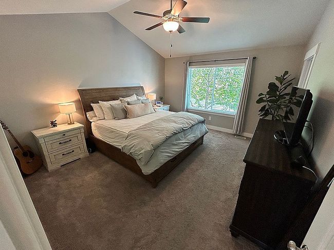 Image of 871 N Valdean Ln