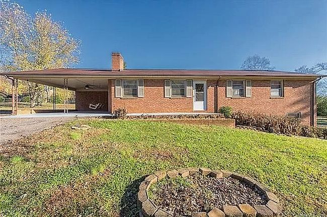 2005 Hazelwood Dr, Statesville, NC