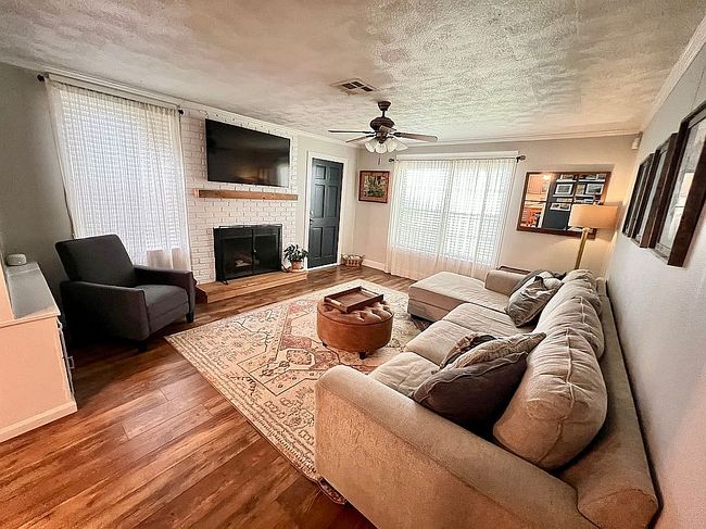 Photo of 135 Palm St, Port Allen, LA