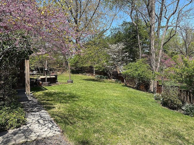 Image of 607 Landsdowne Dr