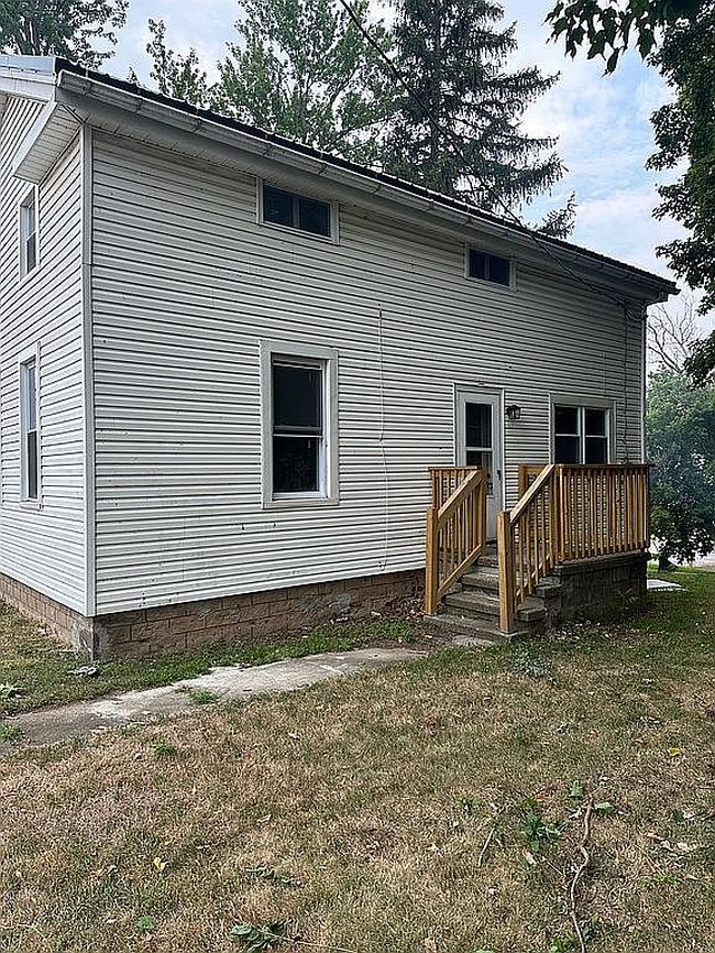 Photo of 15 Maple Ave, Lyndonville, NY