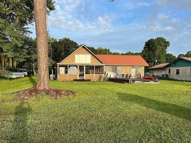 Photo of 146 Martin St, Florahome, FL
