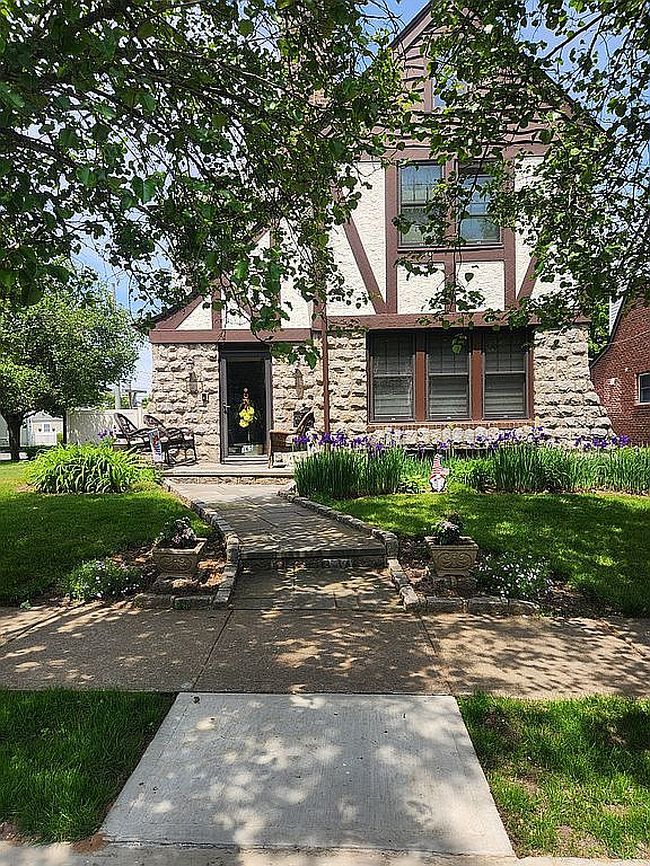 Image of 165 Central Ave