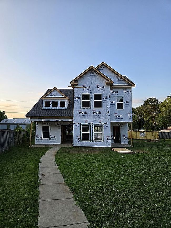 Photo of 34 Walnut Pl, Moulton, AL