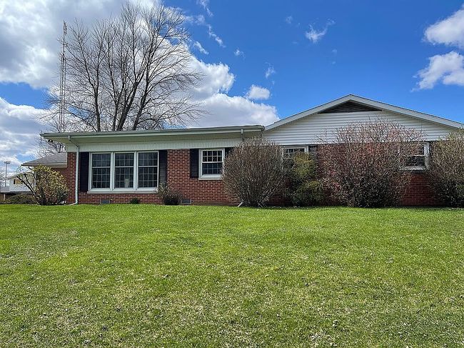 Image of 8 Fairlane Dr