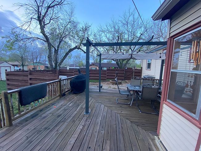 Image of 816 S Saint John Ave