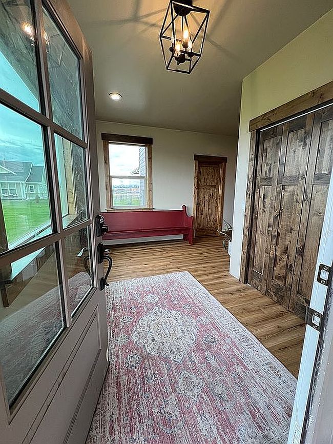 Image of 232 Mannington St