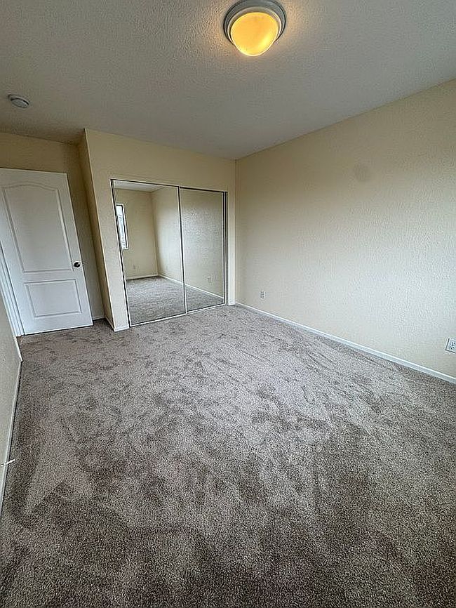 Image of 735 Nicholas Ln