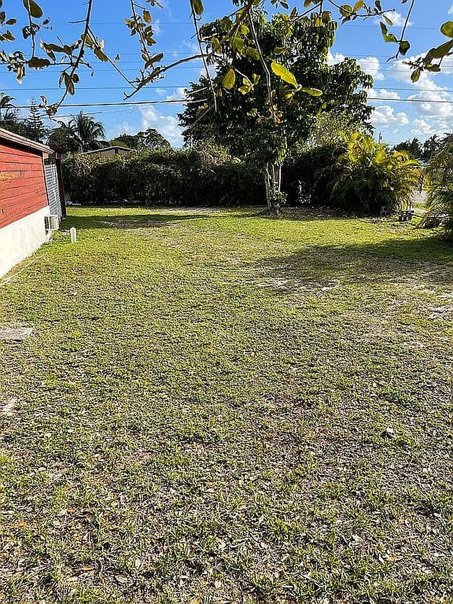Image of 1300 Ne 182nd St