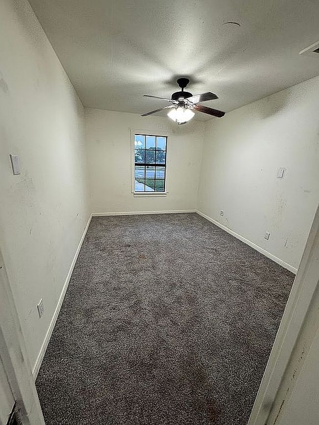 Image of 909 E Sarah St