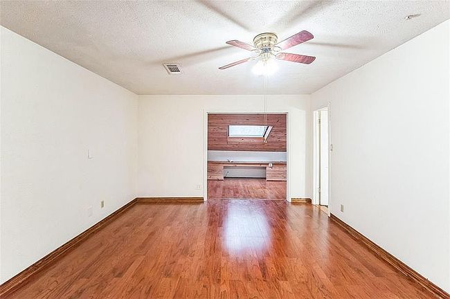 Photo of 8111 Oak Moss Dr, Spring, TX