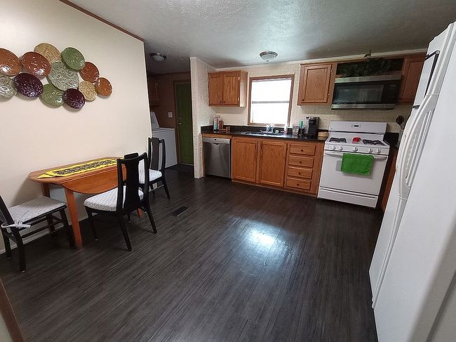 Image of 11079 Armstrong Dr S