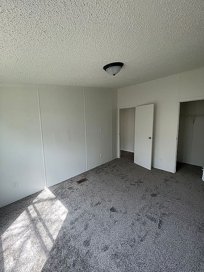Image of 317 W 6th St
