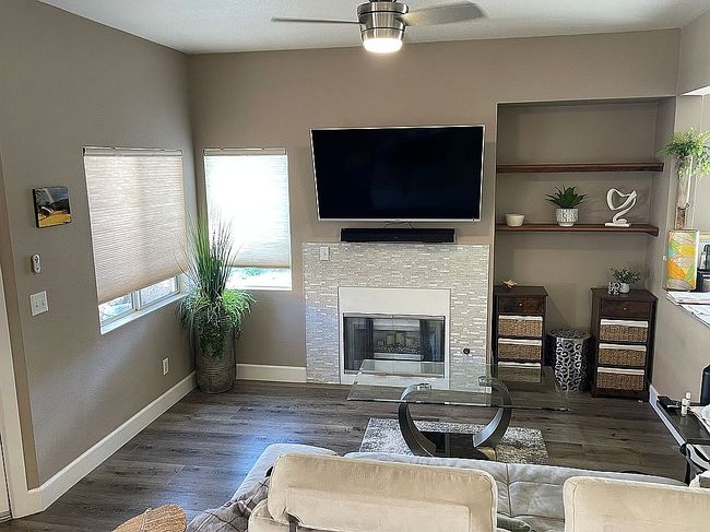 Image of 251 S Green Valley Pkwy