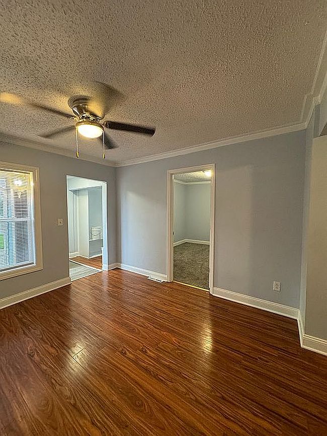 Additional photo 3 of property located at 3947 15th St