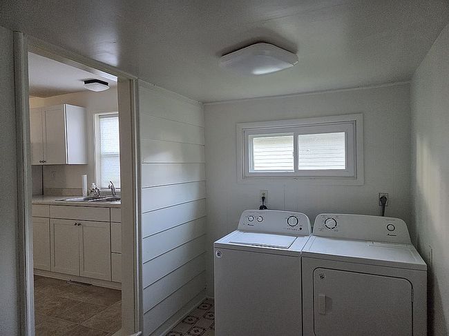 Photo of 307 W Railway St, Huxley, IA