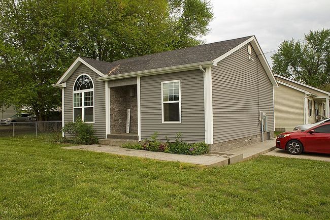 Image of 359 Center St