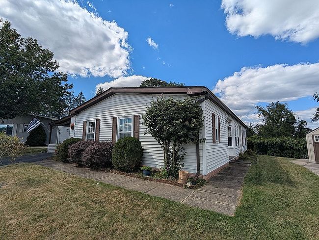 Photo of 423 Vista Ln