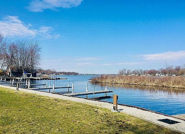Photo of 617 Dockside Ln, Coldwater, MI