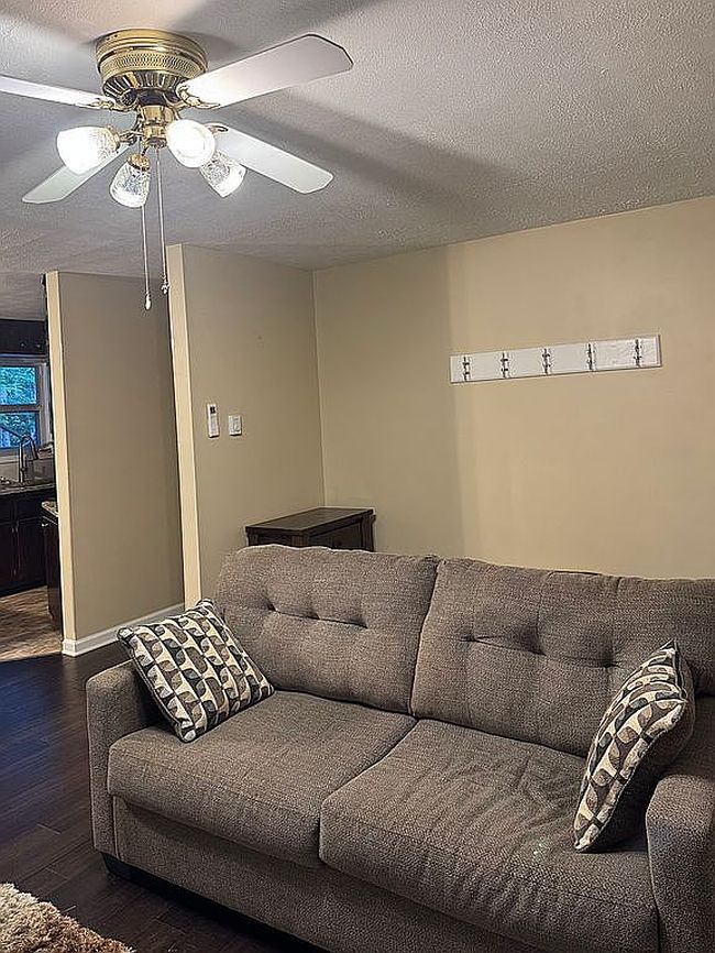 Photo of 373 Lewis Rd, Clarksville, VA