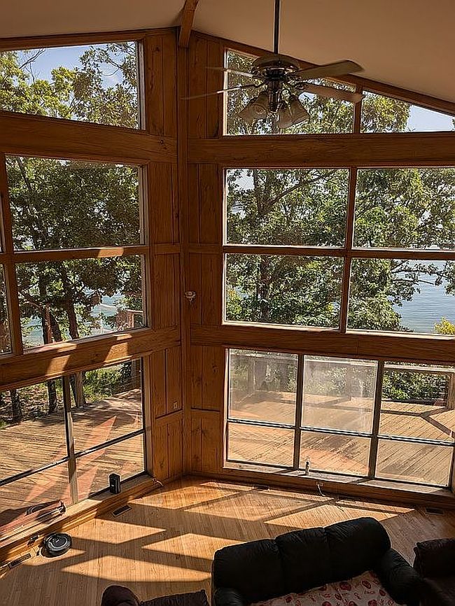 Image of 901 Lakefront Rd