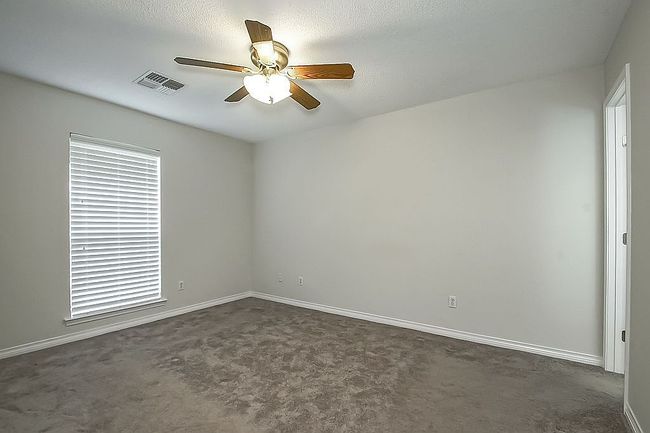 Photo of 631 Oak St, Saint Rose, LA