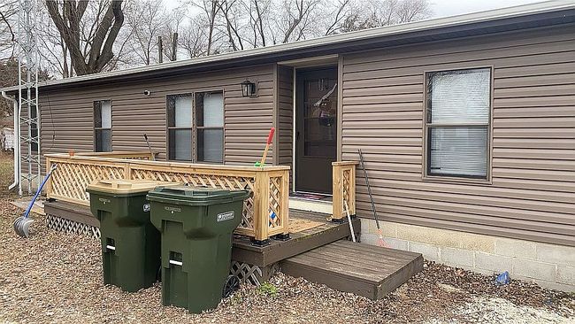 Image of 133 E Elm St