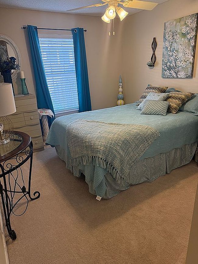 Image of 8210 Edgewood Dr