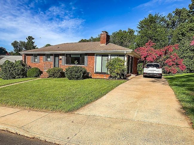 Photo of 1203 Augusta St, Charlottesville, VA