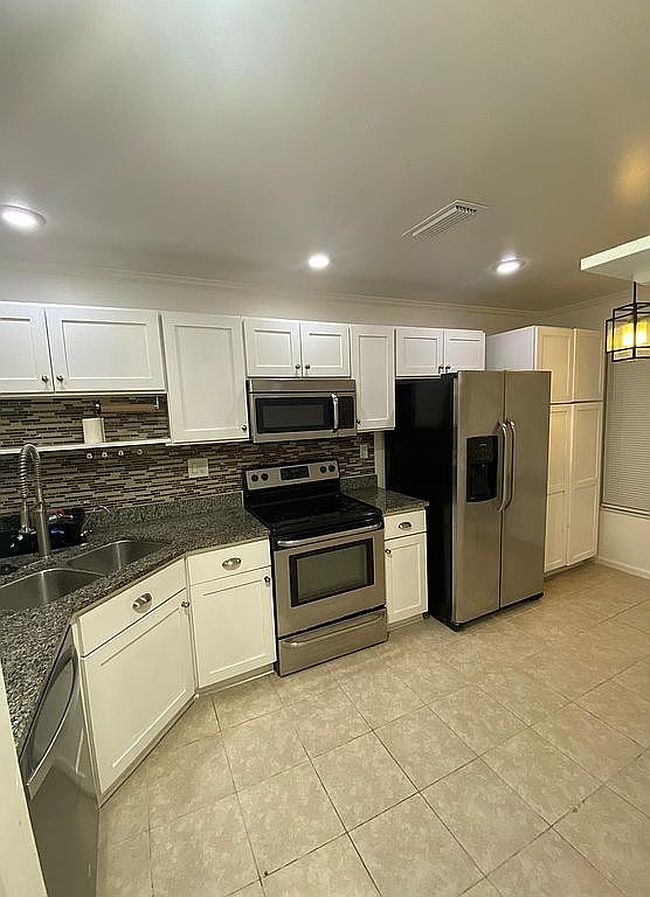 Image of 7701 Baymeadows Cir W Apt 1074