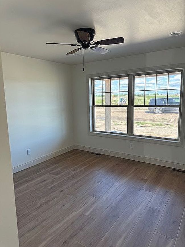 Photo of 105 Castaway Loop, Pierre, SD