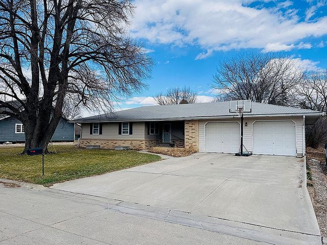 Photo of 430 N 15th Ave, Broken Bow, NE