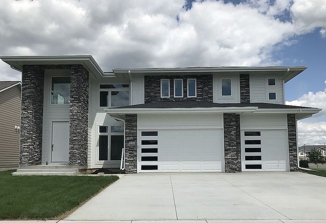 Preview of property located at 294 S 91st St
