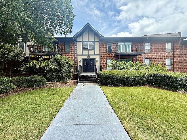 Photo of 6851 Roswell Rd Unit D33, Sandy Springs, GA
