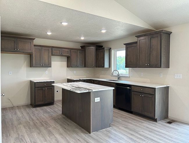 Additional photo 3 of property located at 1308 E 17th St