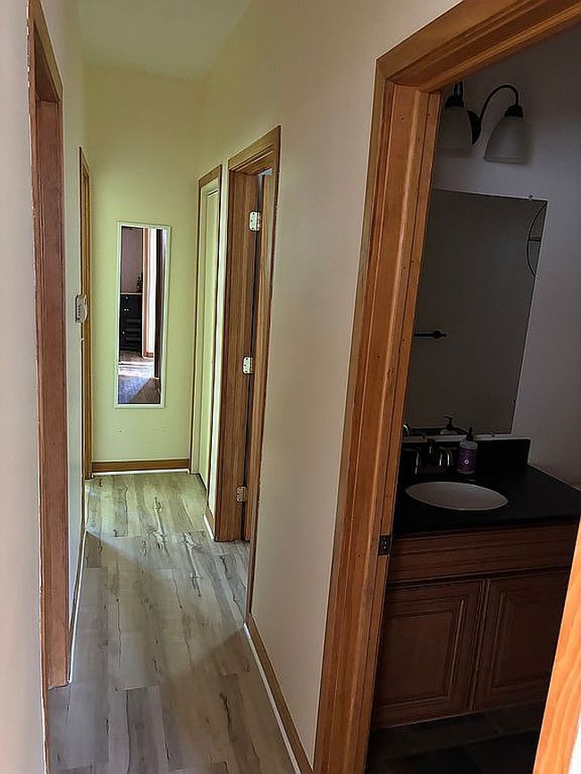 Photo of 190 S Conklin Rd, Lake Orion, MI