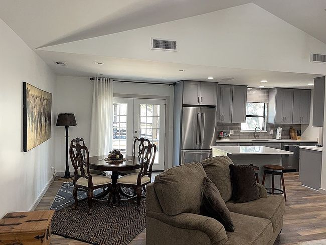 Additional photo 2 of property located at 309 Tanglewood Dr