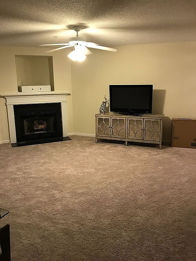 Photo of 521 Scholastic Ct, Winston Salem, NC