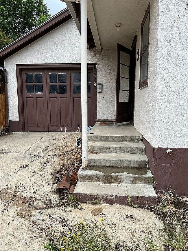 Image of 1115 W Maple St
