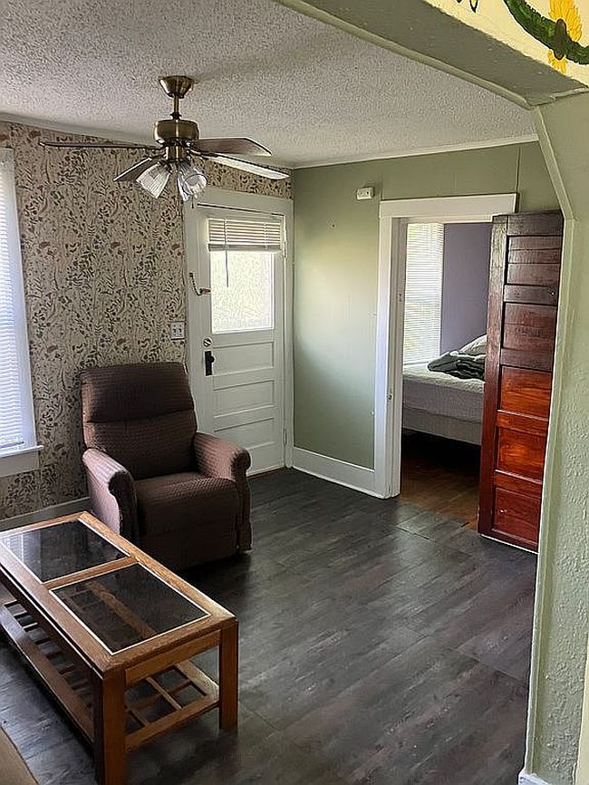Image of 1400 Oak Hill Ave