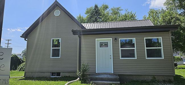 Photo of 210 S Erie St, Rockville, IN