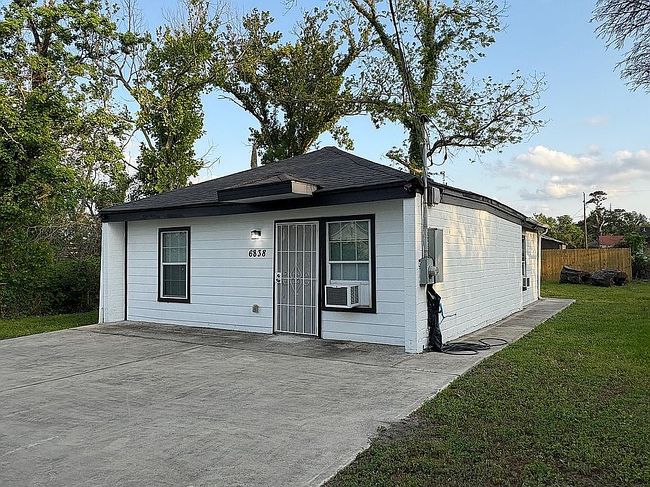 Photo of 6838 Carothers St, Houston, TX