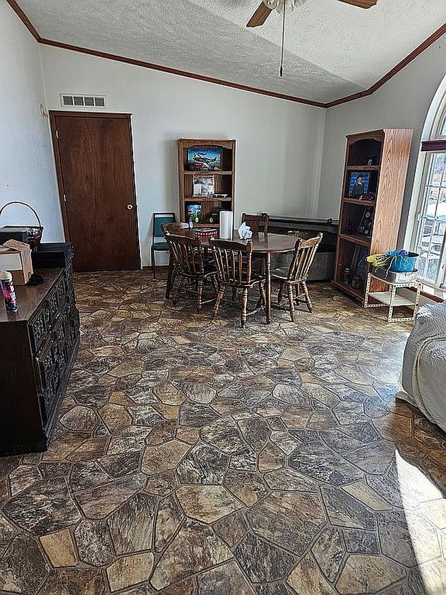 Image of 601 S Tiger Ave