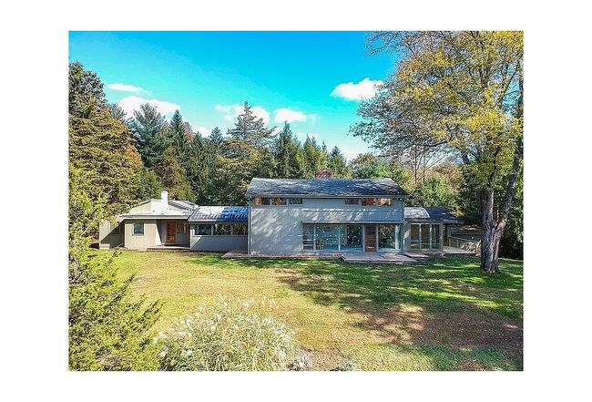 Photo of 1161 Sperry Rd, Cheshire, CT