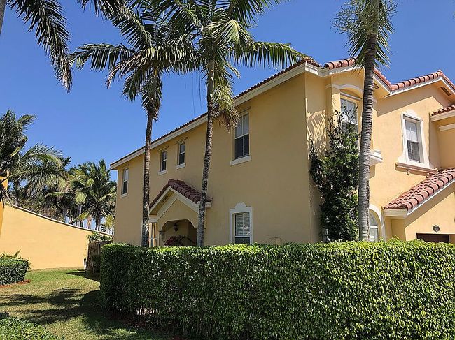 Photo of 14981 Sw 8th Ter, Miami, FL