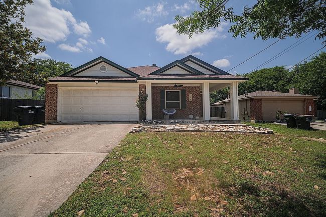 Photo of 346 Jim Miller Dr, Kyle, TX